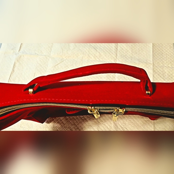 Estee Lauder Red Velvet Cosmetic 2020 Train Case Zipper - Picture 8 of 9